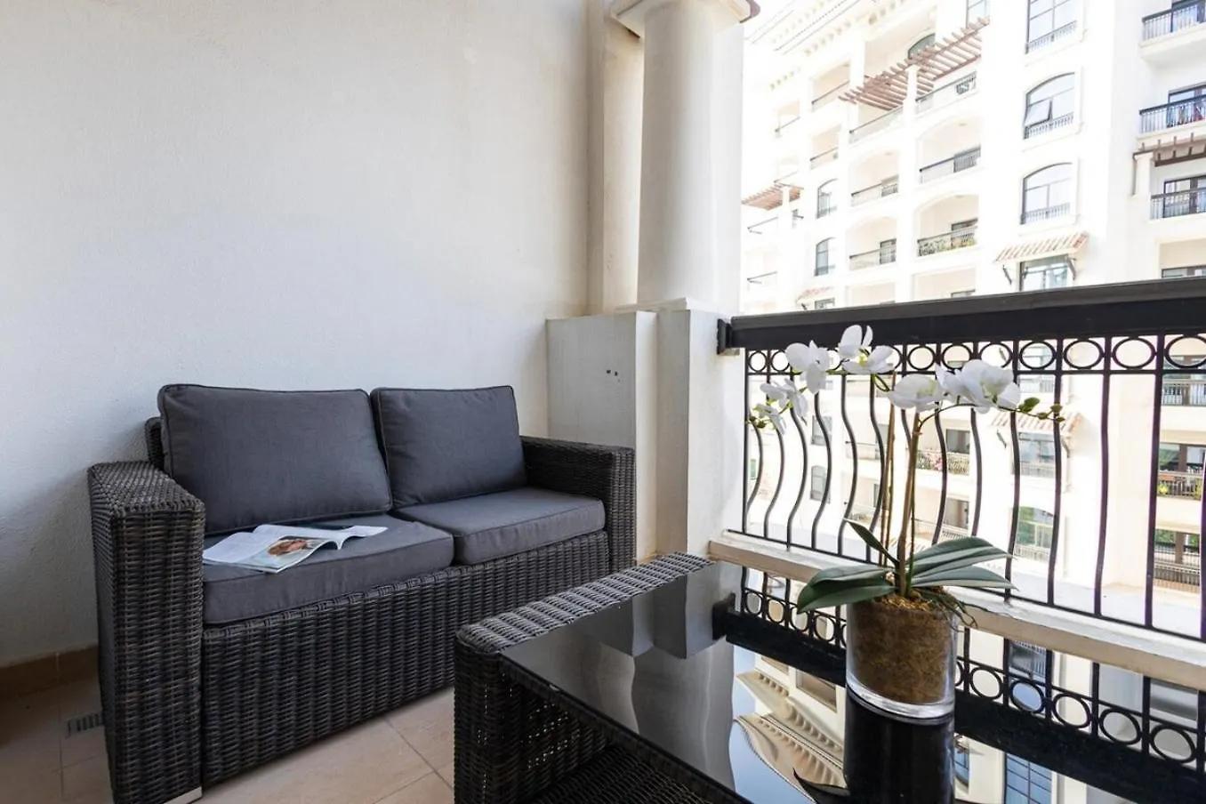 Voyage Ansam Three Bedroom With Ocean Views أبو ظبي