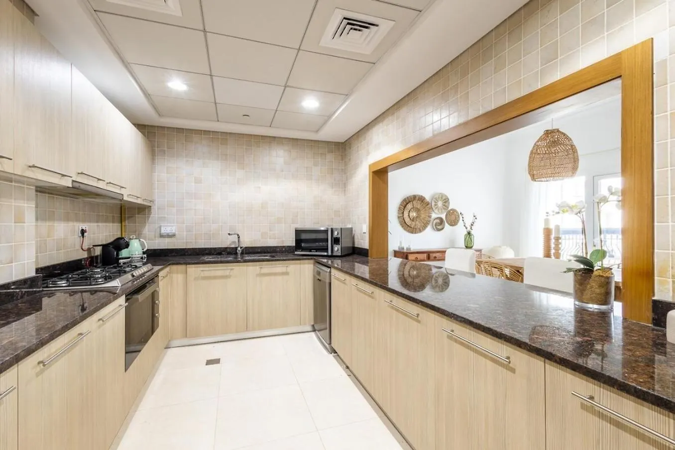 Voyage Ansam Three Bedroom With Ocean Views أبو ظبي 0*,  الإمارات العربية المتحدة