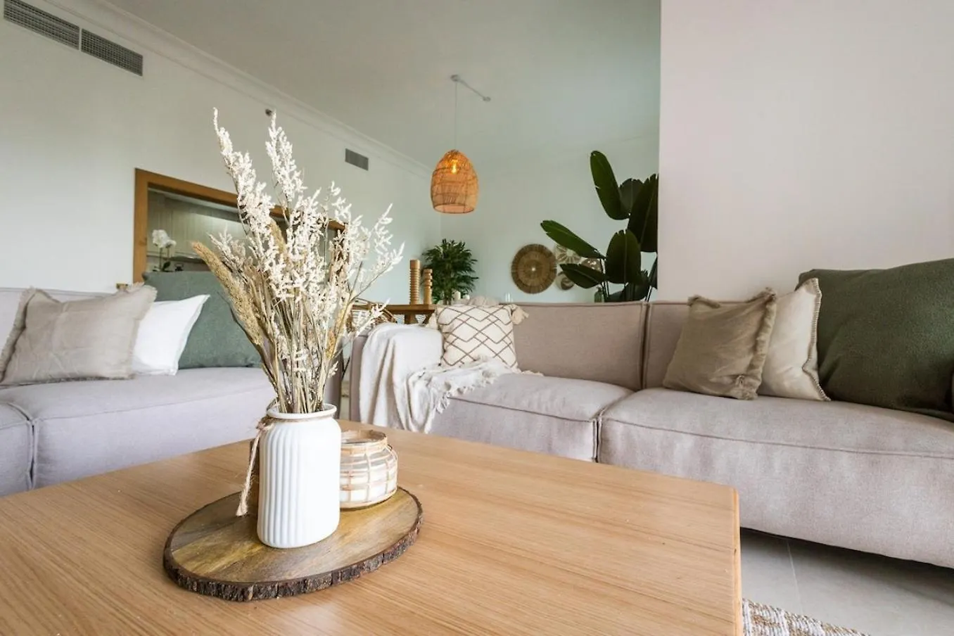 Voyage Ansam Three Bedroom With Ocean Views أبو ظبي شقة